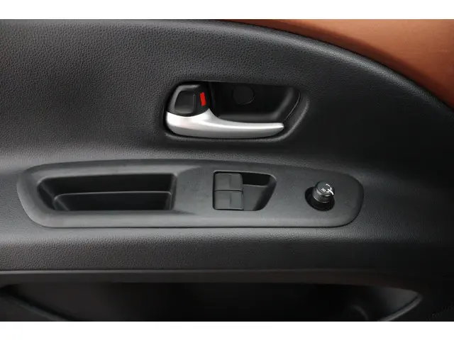 Toyota Aygo X Hybrid 115 pulse 2026 Hybride Benzine 26