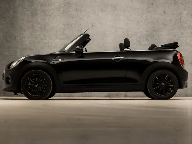 MINI Cooper Cabrio Mini 1.5 Black Sport 2017 Benzine 2