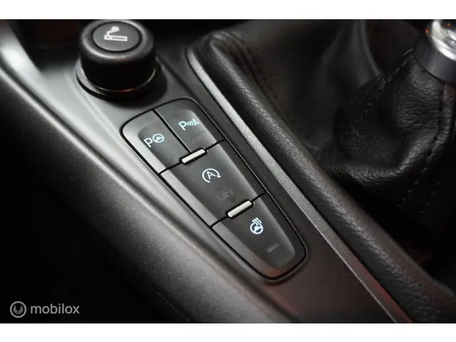 Ford Focus Wagon 1.0 Lease Edition 2017 Benzine 23