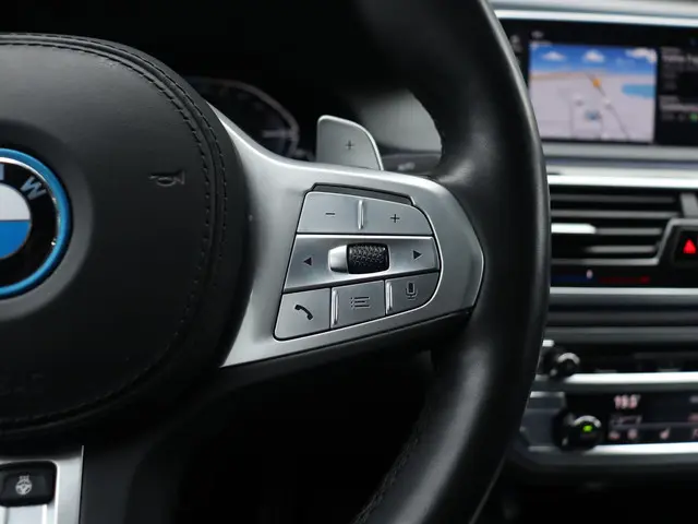 BMW 7 Serie 745e 2022 Hybride Benzine 26