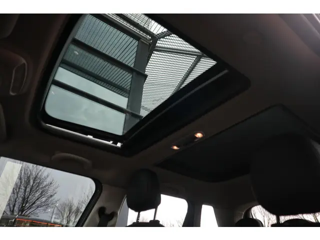 MINI 5-Deurs Cooper 2021 Benzine 15