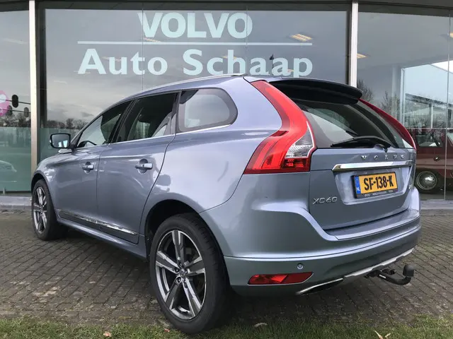 Volvo XC60 2.0 T5 AWD Summum Automaat 2016 Benzine 3