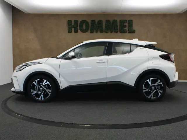 Toyota C-HR 1.8 Hybrid Dynamic 2023 Hybride Benzine 14