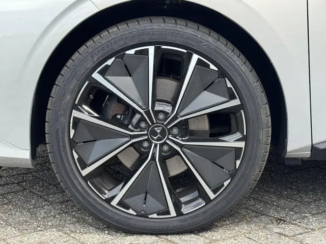 DS DS 4 E-Tense La Première 2022 Hybride Benzine 11