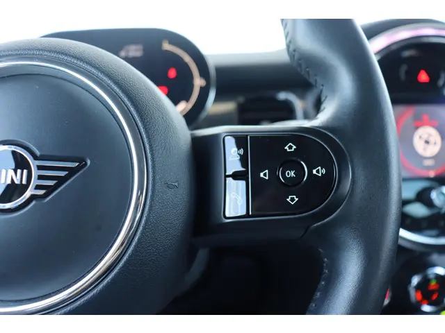 MINI Cooper Business Edition 2021 Benzine 15