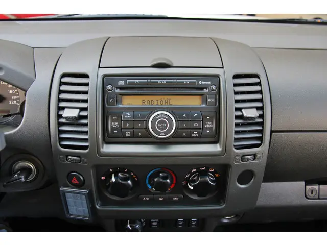 Nissan Navara 2.5 dCi XE King Cab 2012 Diesel 19