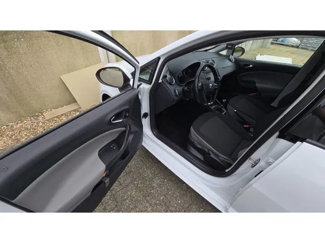 SEAT Ibiza ST 1.0 EcoTSI Style Connect 2015 Benzine 14