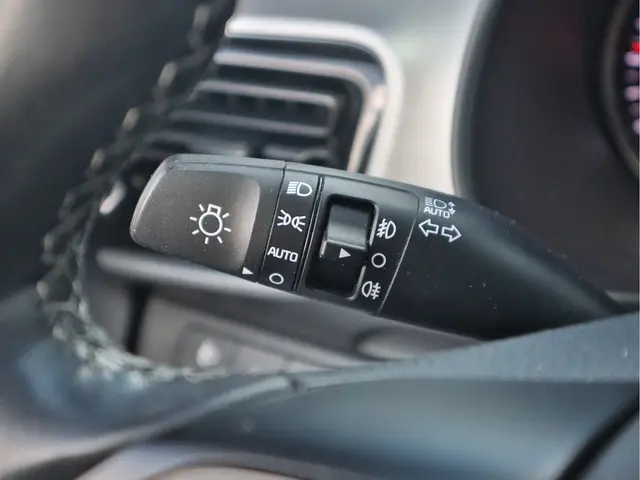 Kia Stonic 1.0 T-GDi DynamicPlusLine 2020 Benzine 9