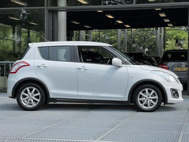 Suzuki Swift 1.2 Dynamic EASSS 2015 Benzine 15