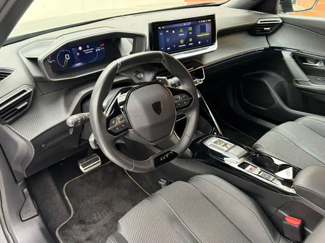 Peugeot 2008 Hybrid 136 GT 2024 Hybride Benzine 3