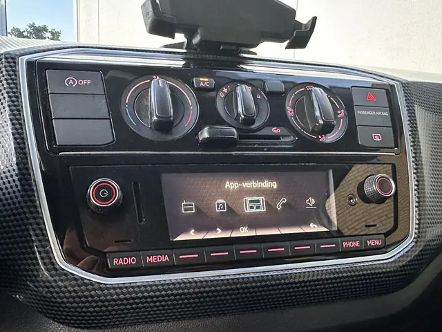 Volkswagen up! 1.0 BMT move up! 2019 Benzine 15