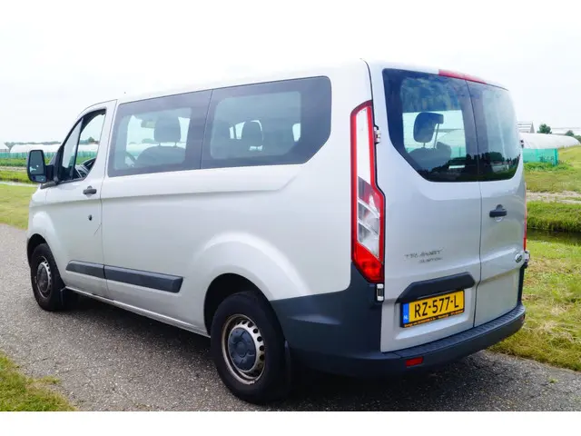 Ford Transit Custom 9 persoons, 112855km ! 2015 Diesel 4