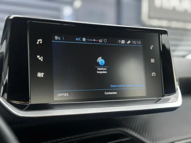 Peugeot 2008 1.2 PureTech 100pk Active 2020 Benzine 18