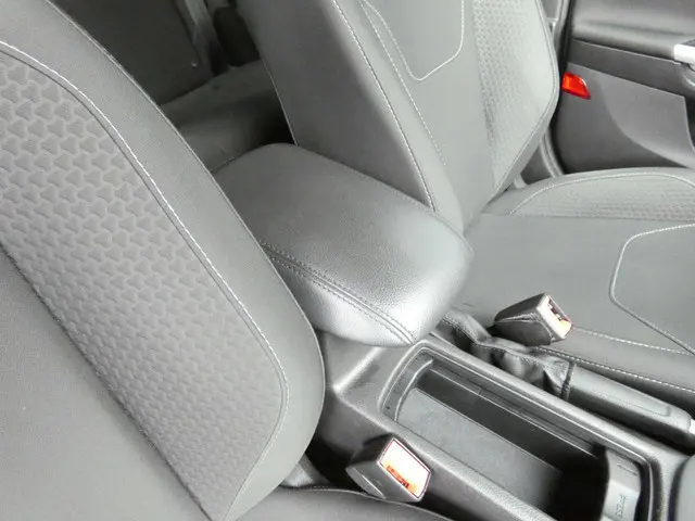 Ford Focus Wagon HELAAS VERKOCHT!!! 2015 Benzine 36
