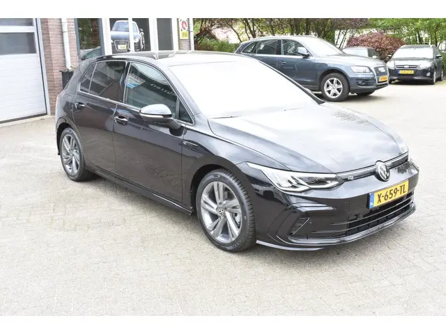 Volkswagen Golf 1.5 TSI R-Line 2023 Benzine 34