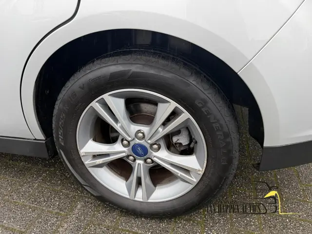 Ford Grand C-Max 1.0 Edition 2014 Benzine 15