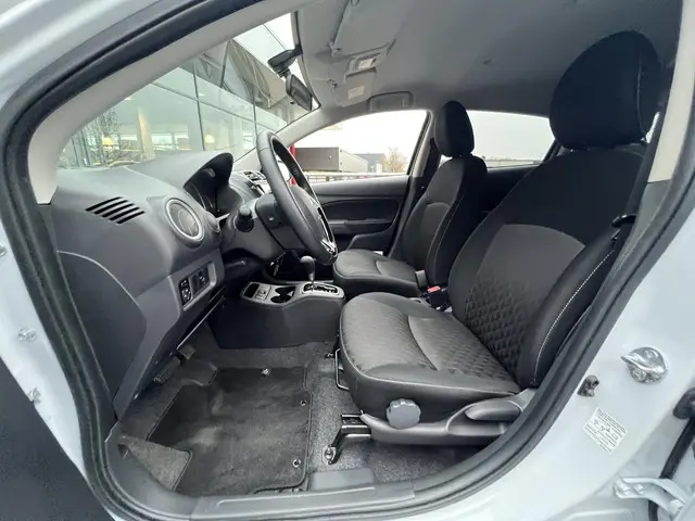 Mitsubishi Space Star 1.2 Dynamic 2024 Benzine 16