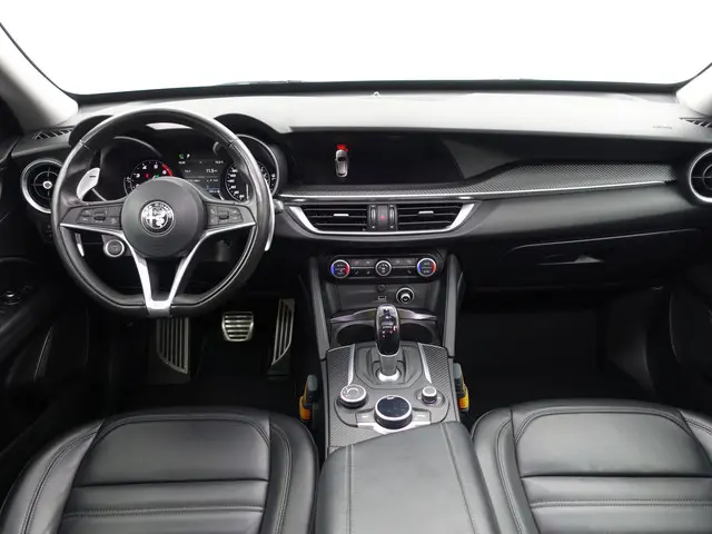 Alfa Romeo Stelvio 2.0 T AWD Veloce Aut- 2018 Benzine 7