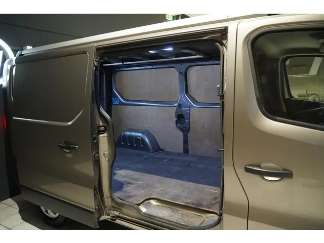 Renault Trafic 1.6 dCi T29 L2H1 Comfort 2018 Diesel 26