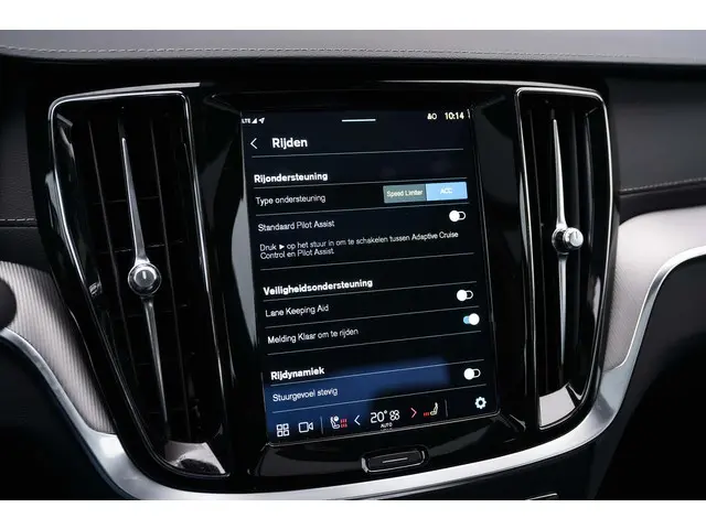Volvo S60 B4 Ultimate Dark 2023 Benzine 28