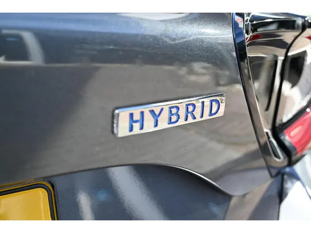 Mazda 2 Hybrid 1.5 Centre-line 2025 Hybride Benzine 9