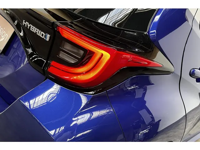 Toyota Yaris 1.5 Hybrid Dynamic Plus, 2022 Hybride Benzine 7