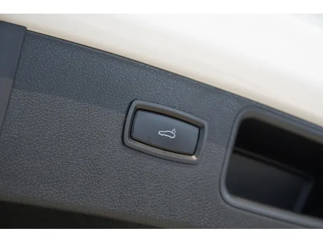 Porsche Macan 2.0 2018 Benzine 12