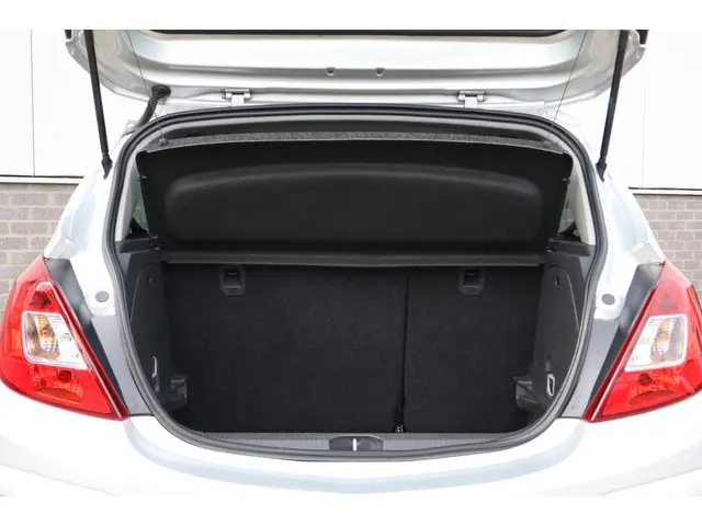 Opel Corsa 1.4-16V BlitZ Navi 2014 Benzine 21