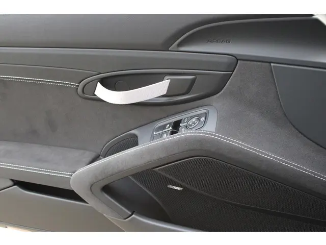 Porsche 718 Spyder 4.0 2023 Benzine 36