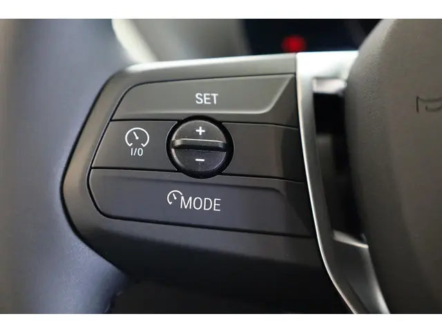 BMW 1 Serie 120 2025 Benzine 22