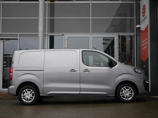Peugeot Expert 2.0 BlueHDI 145 S&S L2 2022 Diesel 6
