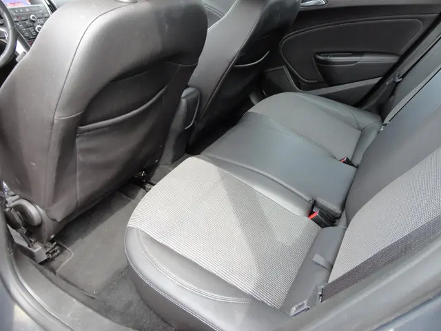 Opel Astra Sports Tourer 1.4 Turbo Business + 2013 Benzine 6