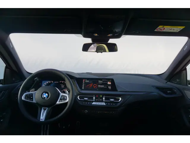 BMW 2 Serie Gran Coupé M235 xDrive 2025 Benzine 14