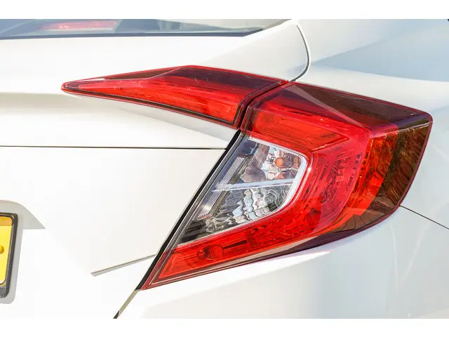Honda Civic 1.5i VTEC ELEGANCE TURBO 182 PK 2018 Benzine 44