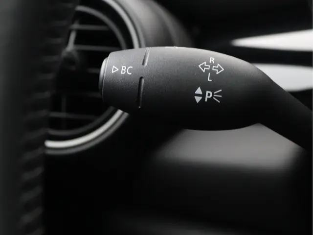 MINI Cooper Pepper 2018 Benzine 36