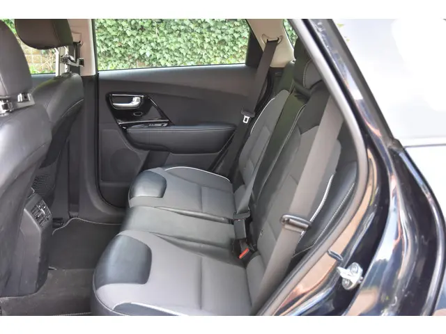 Kia e-Niro DynamicLine 64 kWh 2021 Elektrisch 8