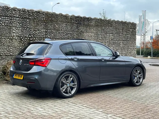BMW 1 Serie M140i xDrive High Executive 2017 Benzine 4