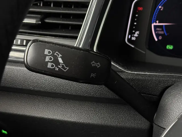 Volkswagen T-Roc 1.5 TSI DSG Sport 2019 Benzine 40