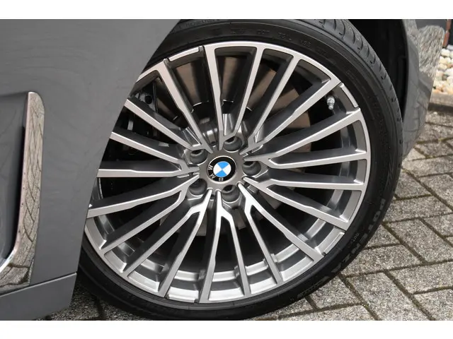 BMW 7 Serie M760Li xDrive 2019 Benzine 9