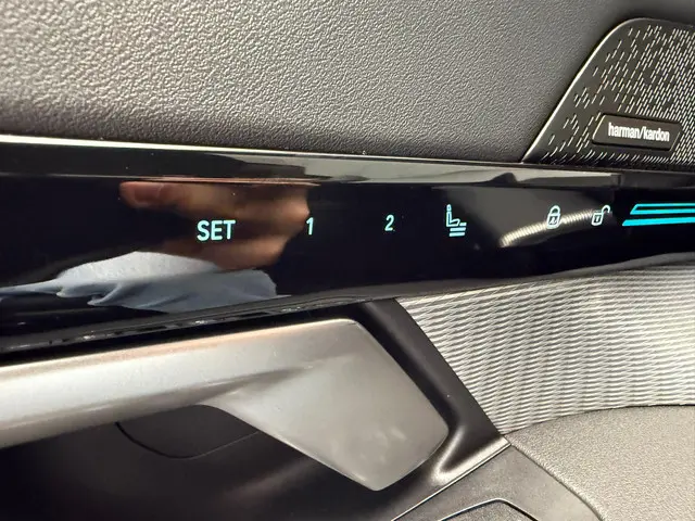 BMW 5 Serie Touring 530e 2024 Hybride Benzine 33