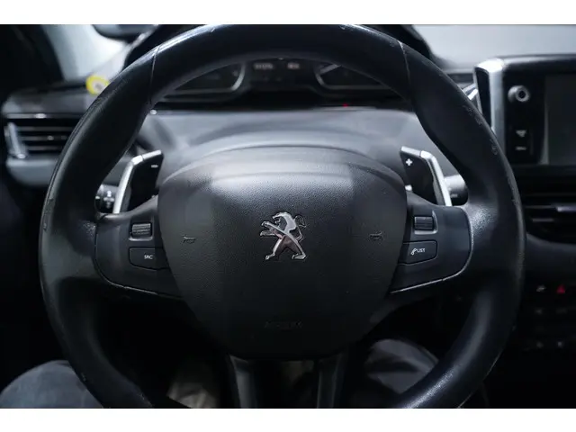 Peugeot 208 1.4 e-HDi Active 2013 Diesel 18