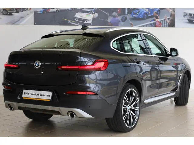 BMW X4 xDrive20i 2021 Benzine 2