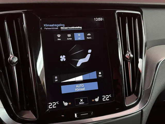 Volvo V60 2.0 B4 R-Design 2022 Hybride Benzine 42