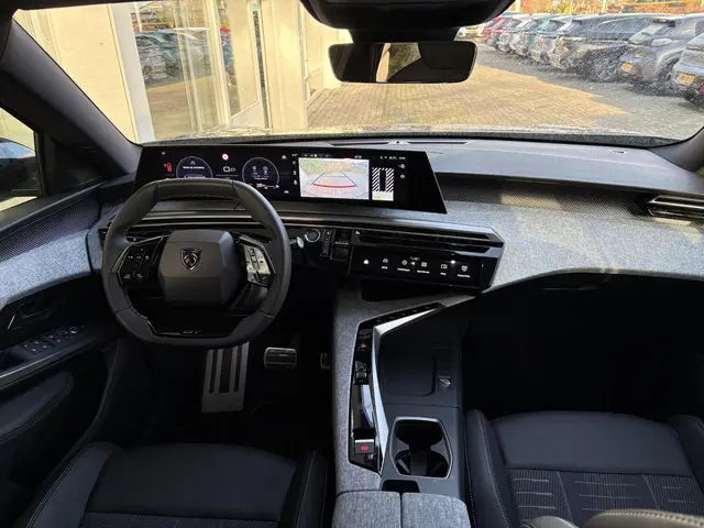 Peugeot 5008 1.2 Hybrid 145 GT 2025 Hybride Benzine 8