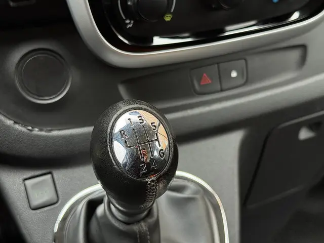 Renault Trafic 1.6 dCi T29 L2H1 DC Comfort 2019 Diesel 23