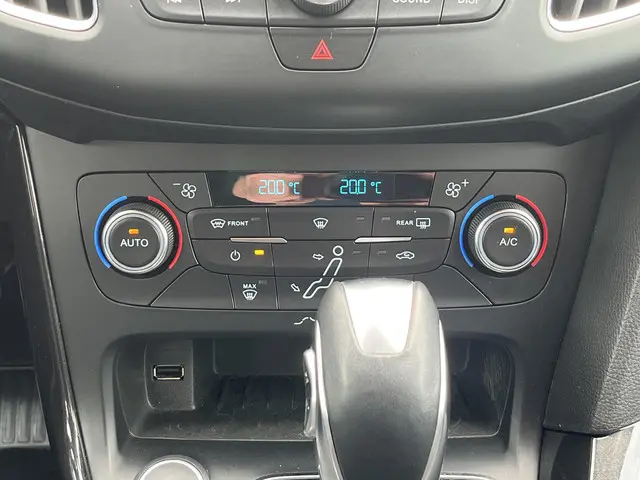 Ford Focus 1.5 Ecoboost Titanium 2015 Benzine 18