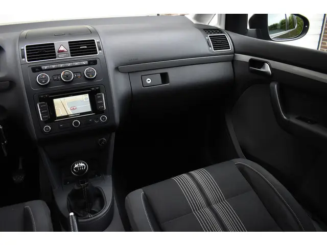 Volkswagen Touran 1.4 TSI Highline 7p. 2012 Benzine 10