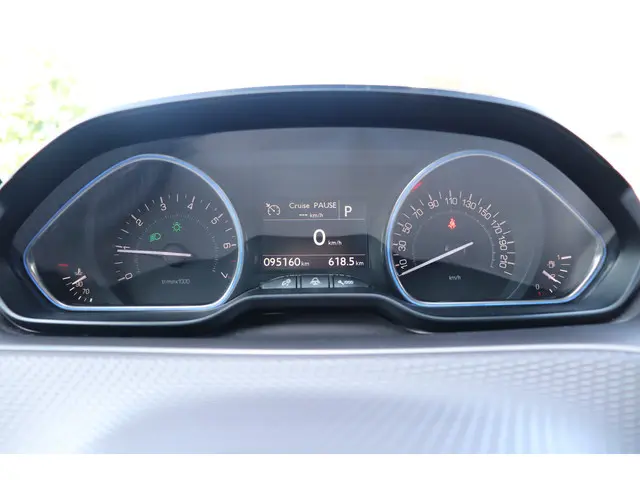 Peugeot 2008 1.2 Automaat Allure 2016 Benzine 24