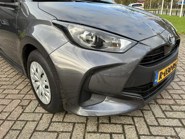 Toyota Yaris 1.5 Hybrid Active 2022 Hybride Benzine 20