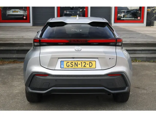 Toyota C-HR 1.8 Hybrid 140 Dynamic 2024 Hybride Benzine 6